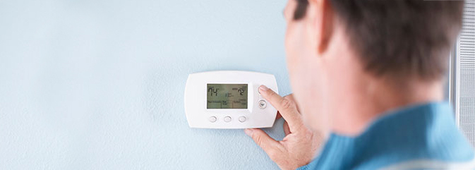 Adjusting thermostat for energy savings